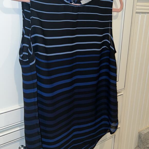 🔥🔥FIRE SALE🔥🔥 EUC work blouse - Picture 3 of 7